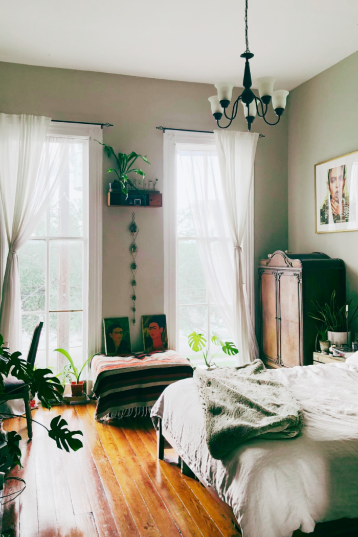 How to Decorate Your Apartment Like a Hotel:  A Step-by-Step Guide